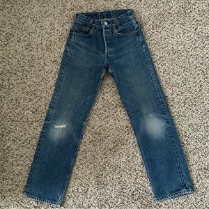 Vintage dark blue levi’s 701 student fit jeans